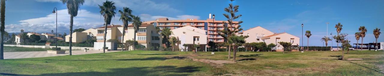 Atractivo apartamento en la playa con parking Roquetas de Mar Exterior foto