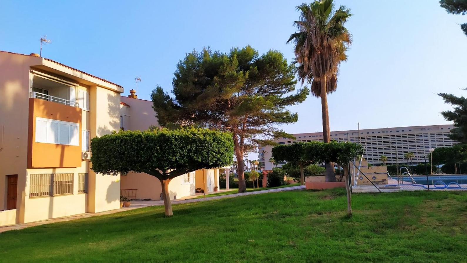 Atractivo apartamento en la playa con parking Roquetas de Mar Exterior foto